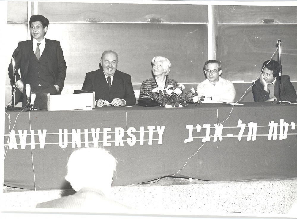 קשרי מחקר